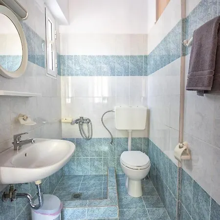 Апартаменты βιλα μπουμπουλινα